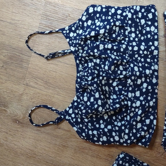 Shein three piece set top, skirt, belt - Picture 2 of 11